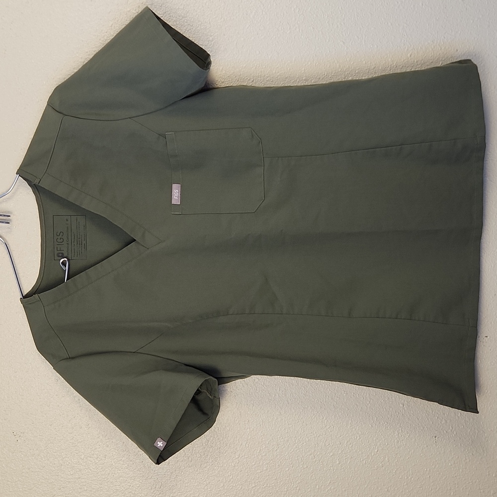 FIGS Catarina One-Pocket Scrub Top Size M